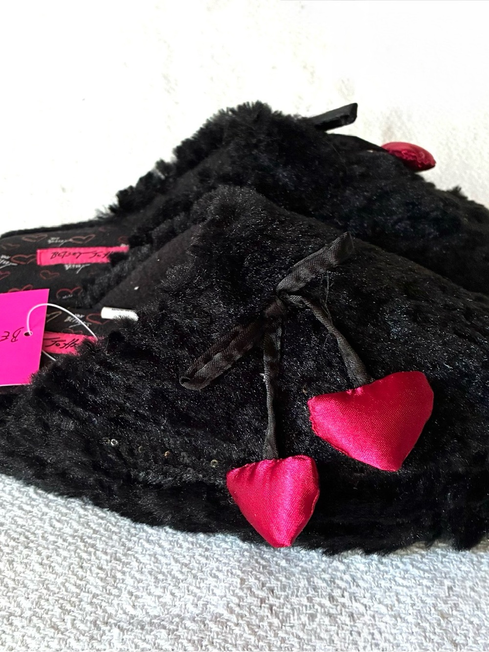 Betsey Johnson Black Faux Fur Slippers M 7/8 Sequin Heart Bow NWT